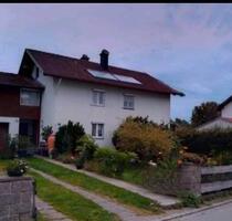 Zweifamilienhaus - 550.000,00&nbsp;EUR Kaufpreis, ca.&nbsp; 180,00&nbsp;m&sup2; in Unterthingau (PLZ: 87647)