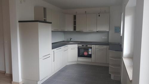 Foto - Moderne sanierte Wohnung, 2 Balkone, Stellplätze, zentrale Lage