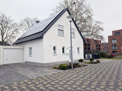 Foto - Hochwertiges Energieeffizienz-Einfamilienhaus (KfW-55) in zentral
