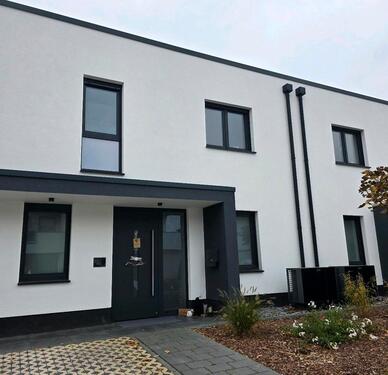 Foto - Doppelhaushälfte zu vermieten - 1.540,00 EUR Kaltmiete, ca.  147,00 m²