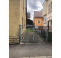 Pkw-Stellplatz mit Tor zu vermieten - Stuttgart Feuerbach