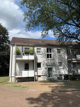 Foto - Bei VIVAWEST die Sonnenstrahlen auf dem eigenen Balkon genießen.