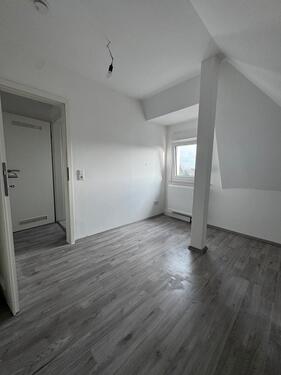 Foto - Moderne 3-ZKB-Wohnung im ruhigen 4-Parteien-Haus (2. OG)