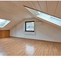 2,5 Zimmer Wohnung mit Klimaanlage, Dachgeschoss - Aschaffenburg Damm