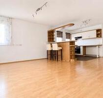 Helle 4-Zi-Wohnung mit Stellplatz und Balkon - Crailsheim-Roßfeld