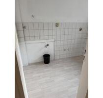 2 Zimmerwohnung mit Balkon - 750,00&nbsp;EUR Kaltmiete, ca.&nbsp; 50,00&nbsp;m&sup2; in Solingen (PLZ: 42655) Mitte