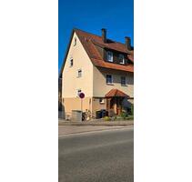 Reiheneckhaus mit kleinem Garten und Stellplatz zu vermieten - Lenningen