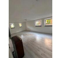 3 Zimmer Wohnung ( Souterrainlage ) - Stuttgart Mühlhausen