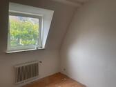 Foto - 2,5 Zimmer DG Wohnung - 600,00 EUR Kaltmiete,
