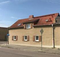 Einfamilienhaus mit Garage & Nebengebäude in Lützen nähe Leipzig