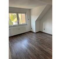 Großzügig Moderne Dachgeschoss Wohnung - Duisburg Essenberg