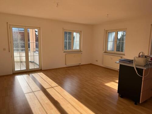 Foto - 2 12 Zimmerwohnung im 2. OG zu vermieten