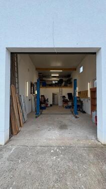 Foto - Große Lagerhalle mit Hebebühne & Lagerraum - in Nidda