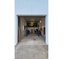 Große Lagerhalle mit Hebebühne & Lagerraum - in Nidda