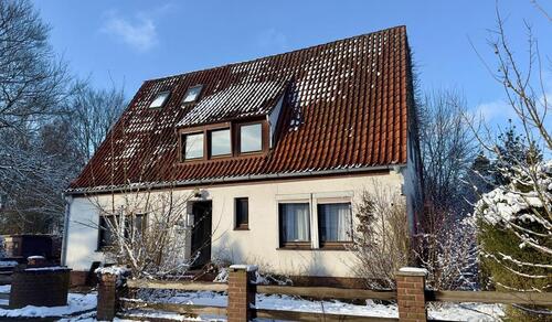 Foto - Grundstück mit Bestandsgebäude (ggf. Abriss) – Neubau möglich