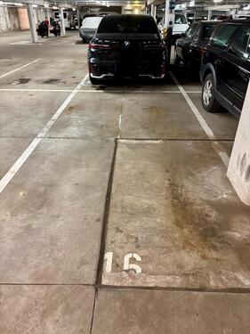 Foto - Tiefgaragenstellplatz (mit Wallbox)