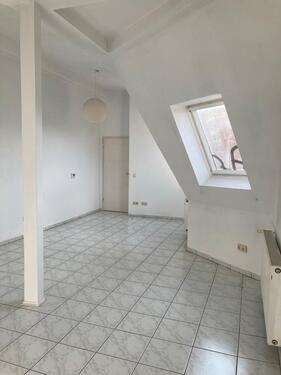 Foto - 2 Zimmer Dachgeschoßwohnung zur Miete in Köln