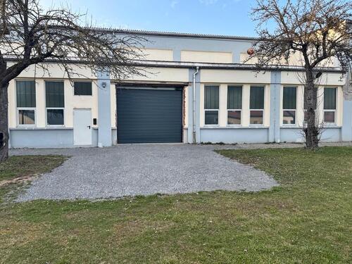 Foto - Halle Lagerhalle - 550,00 EUR Kaltmiete,