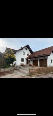 Foto - Haus zur Miete - 2.100,00 EUR Kaltmiete, ca.  180,00 m²