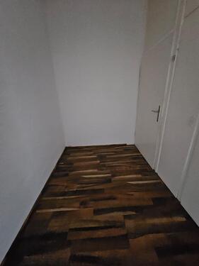 Foto - Sehr schöne renovierte 2 Zimmer DG Wohnung zu vermieten