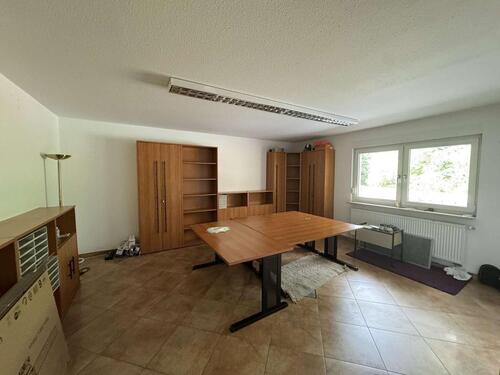 Foto - HEGERICH: Attraktive Gewerbefläche - Büroräume, Aufenthaltsräume und große Lagerflächen