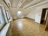 Foto - Schöne, helle Dachwohnung mit EBK in Estenfeld!