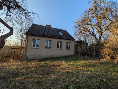 Foto - Grundstück mit Haus und Scheune – 3,8 ha Fläche bei Penkun