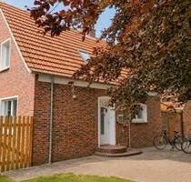 !PROVISIONSFREI! Einfamilienhaus mit liebevoll angelegtem Garten - Westoverledingen
