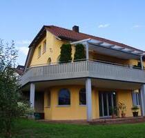 Einfamilienhaus mit Einliegerwohnung am Südhang und Wärmepumpe - Pirk