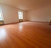 Zentral gelegene 2 ZKB Wohnung mit Balkon in der Saarlouiser Innenstadt