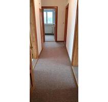 4 12 Zi.-Whg. in Roth - 1.000,00&nbsp;EUR Kaltmiete, ca.&nbsp; 100,00&nbsp;m&sup2; in Roth (PLZ: 91154)