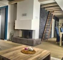 Stilvolle Galerie Wohnung mit Klimaanlage, Kamin und Einbauküche - Solingen Burg