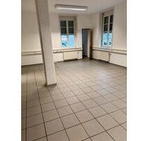 Büro Bürozimmer im Zentrum - 850,00&nbsp;EUR Kaltmiete, ca.&nbsp; 50,00&nbsp;m&sup2; in Singen (Hohentwiel) (PLZ: 78224)