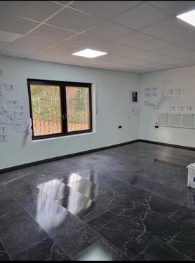 Foto - Großer Lagerplatz mit Büro ab sofort zur Miete!