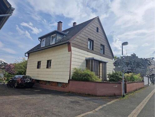 Foto - Freistehendes Einfamilienhaus mit großem Grundstück in Hennef