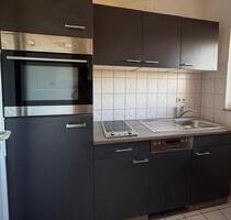 Einbauküche & Kostenfreier Stellplatz: 3-Raumwohnung in der Nähe vom Florpark Magdeburg