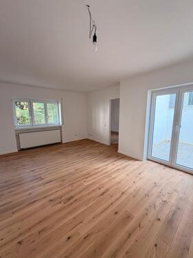 Foto - Kernsanierte Altbauwohnung mit EBK und Terrasse