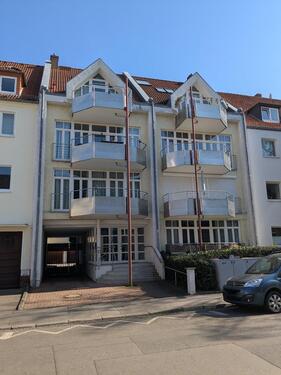Foto - Sonnige Südstadt-Wohnung mit zwei Balkonen, Stellplatz u. Aufzug
