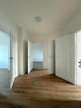 Foto - Schöne günstige 3-Zimmer-Wohnung! Erstbezug nach Sanierung! Mit Einbauküche!!!!