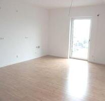 **ERSTBEZUG - Innovativ und modern - 3-Zi-DG-Whg mit Balkon** - Regensburg Brandlberg