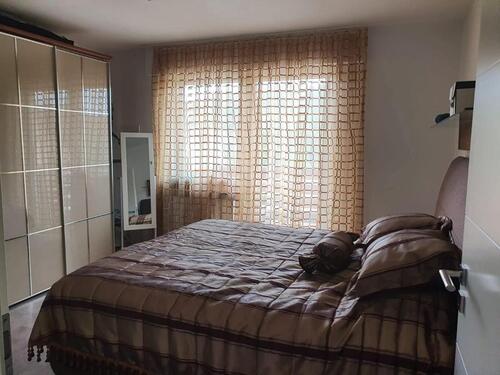 Foto - Modernisierte Wohnung mit vier Zimmern sowie Balkon und Garten