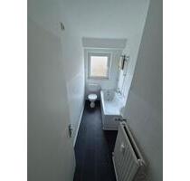 **LICHTDURCHFLUTET UND FRISCH RENOVIERT** Mit BALKON und NEUEM BAD!! - Minden Bölhorst