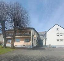 Vielseitige Gewerbeimmobilie mit Gastronomie und Wohnraum - Neusorg