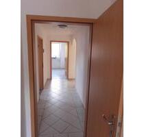 Vermietung Dachgeschosswohnung - 400,00&nbsp;EUR Kaltmiete, ca.&nbsp; 65,00&nbsp;m&sup2; in Bad Salzuflen (PLZ: 32105)