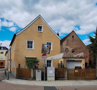 Foto - kl. älteres HAUS mit kl. Garten und Garage zum Kaufen