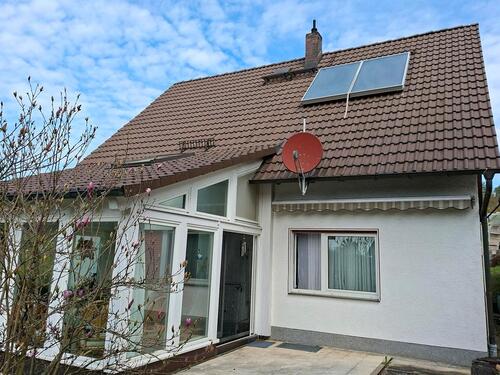 Foto - Gepflegtes, ruhig gelegenes 1 - 2 Familienhaus mit Wintergarten