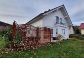 Foto - Modernes Fertighaus mit PV-Anlage, Fußbodenheizung & Kaminanschl.