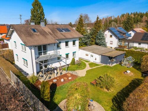 Foto - 6.5 Zimmer Mehrfamilienhaus, Wohnhaus in Lautrach