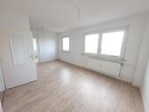 Foto - Ideal für Berufseinsteiger oder Studierende - 2 Zimmer mit privatem Balkon & EBK