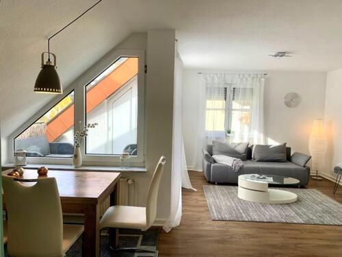 Foto - Top-möblierte Dachgeschosswohnung mit neuem Look!